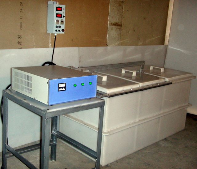 不銹鋼電解拋光液為什么使用時間久了會發綠色？